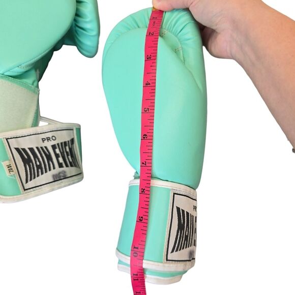 Pro Main Event Light Green 14oz Boxing Gloves - Picture 16 of 16